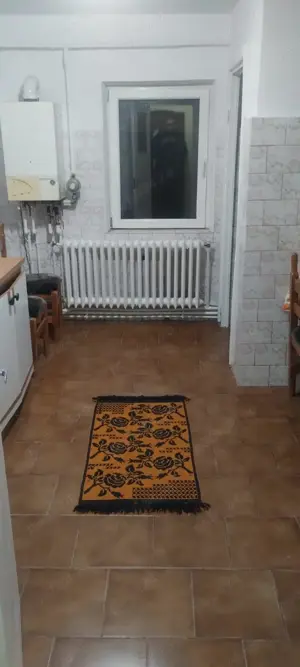 Apartament 4 camere zona Bazar - imagine 2