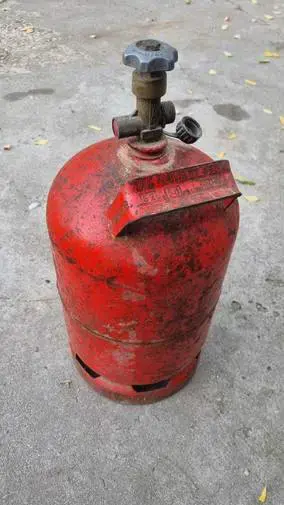 Butelie aragaz 6,8 KG , filet 1 2, încărcată