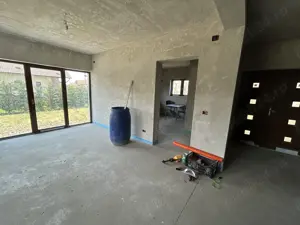 Vand vila noua Livada-Sanleani,st.840 mp,sc.130 mp,situat pe 2 strazi - imagine 3