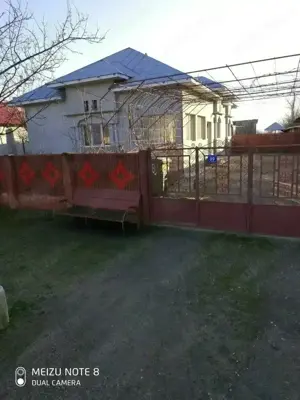 Vând casa și teren 