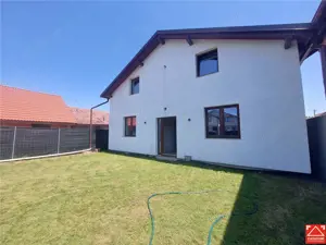 PRET REDUS!!! Casa parter cu pod mansardabil in Livada