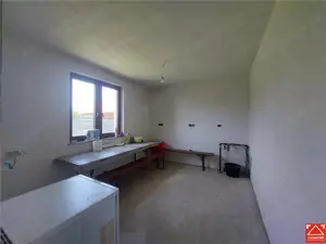 PRET REDUS!!! Casa parter cu pod mansardabil in Livada - imagine 5