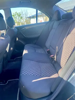 Mercedes C 200 1.8 benzină Kompressor 2003 - imagine 8