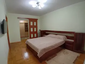 Acest apartament cu 2 camere este situat într-o zonă centrală din București, oferind acces rapid la