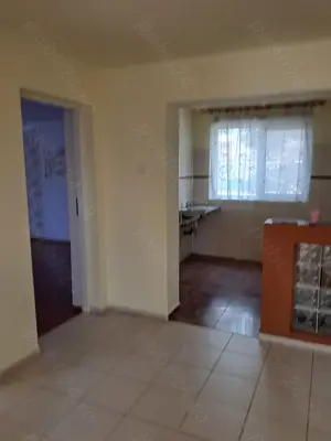 Vând casa cu teren în zona centrala Suceava  - imagine 2