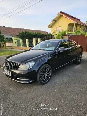 Mercedes W 204 coupe - imagine 4