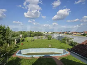 Casa  cu piscina ,7 camere, 447 mp - teren 1535mp, Vetis