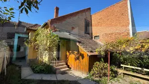 Casă de vânzare în centrul Pâncota cu magazin și dependințe. - imagine 5 Casă de vânzare în centrul Pâncota cu magazin și dependințe. - imagine 5