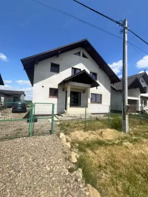 Casa individuala 200 mp, teren 600 mp, Radauti