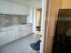 Apartament de vanzare, cu 3 camere de vânzare, zona ultracentrala - imagine 2