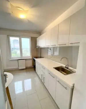 Apartament de vanzare, cu 3 camere de vânzare, zona ultracentrala
