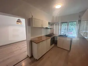 Apartament cu 2 camere, decomandat, centrala si AC, parter, cartier 1 Mai - imagine 3