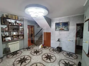 Casa 6 camere, 3 bai, 180 mp, 819 mp teren - imagine 3