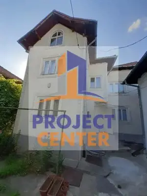 Casa P+1 situata central