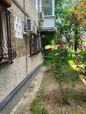 APARTAMENT CU 2 CAMERE IN ZONA CL ARADULUI LA 90.000 EURO - imagine 13