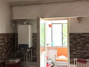 Apartament spatios, 2 camere decomandate, etaj 1, zona Piata Centrala - imagine 5