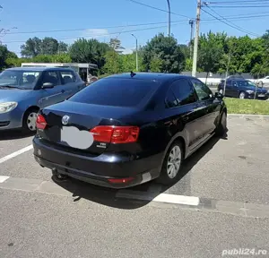  Vând Volkswagen jetta    - imagine 3
