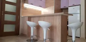 Spre inchiriere un apartamentde 3 camere in zona Decebal