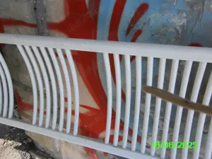 Radiator baie tip scarita ,curbat 120 450 cm si rezervor WC pe Vas Wc