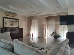 Vila de vanzare, cu 4 camere, 180 mp, zona Fratelia