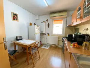 Apartament 4 camere de vânzare-Mangalia, zona:Parc Evergreen - 900m până la Portul Turistic Faleză - imagine 3