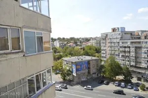 Centru - Apartament 4 camere - 103 mp, 3 balcoane, loc de parcare! - imagine 17