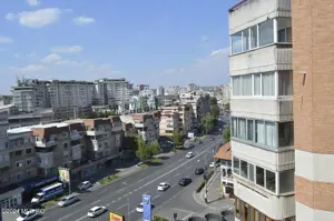 Centru - Apartament 4 camere - 103 mp, 3 balcoane, loc de parcare! - imagine 9