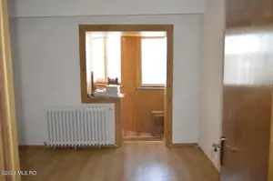 Centru - Apartament 4 camere - 103 mp, 3 balcoane, loc de parcare! - imagine 8