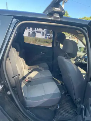 Renaul Scenic an fabricație 2015 1,5 diesel  - imagine 3