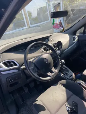 Renaul Scenic an fabricație 2015 1,5 diesel 