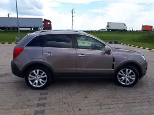 Opel Antara 4x4   Ideală pentru familie, întreținută exemplar - imagine 4