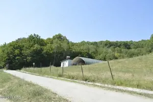 Bogati - Glimbocel, cladire cu suprafata utila 538 mp, teren 1000 mp - imagine 9