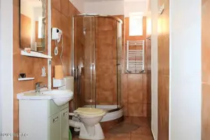 Mamaia Nord - Langa Mare, pensiune la cheie, 11 camere, 9 bai! - imagine 12