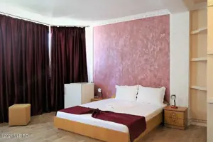 Mamaia Nord - Langa Mare, pensiune la cheie, 11 camere, 9 bai! - imagine 11