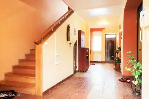 Ovidiu - Str. Nationala, Vila P+1E, teren 1094 mp, vedere la lac! - imagine 9