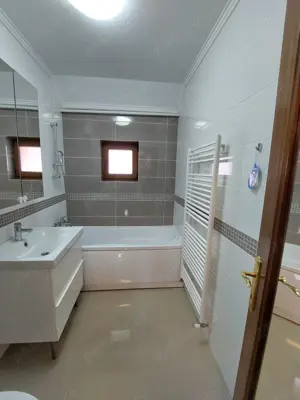 Vânzare apartament elegant , Cartier Micălaca  , locuri parcare curte - imagine 8