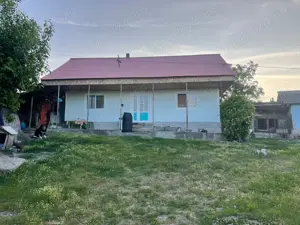 Vând casa părinteasca