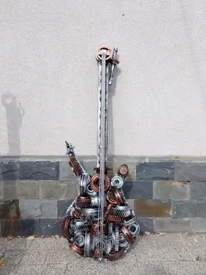 Scultpura Chitara ,obiect decorativ STIL INDUSTRIAL ,steampunk