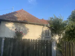 Casă de vânzare în Târgu Ocna   zonă excelentă, aproape de facilități! - imagine 2  Casă de vânzare în Târgu Ocna   zonă excelentă, aproape de facilități! - imagine 2