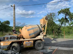 Inchirieri utilaje | buldozer | excavator | betoniera 4x4 | camion 4x4  - imagine 5