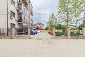 Apartament 2 camere, decomandat, parter înalt – cu curte, balcon și acces auto - imagine 2