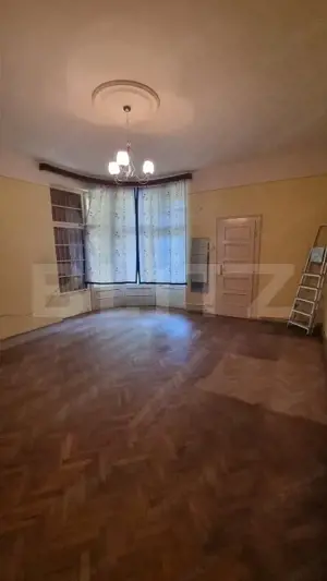 Apartament 2 camere, decomandat, 72 mp, zona ultracentrala - imagine 2