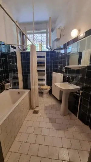 Apartament 2 camere, decomandat, 72 mp, zona ultracentrala - imagine 9