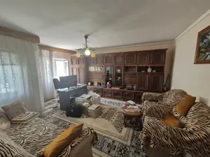 Vand apartament 3 camere Piata Sud - imagine 2