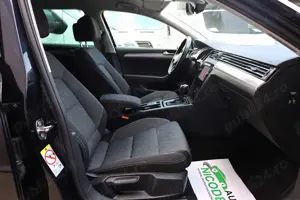 Volkswagen Passat Combi 2.0 TDI 122 CP - imagine 13