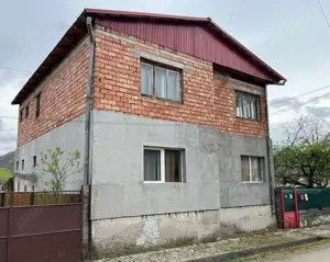 Vand casa cu etaj si teren - imagine 3