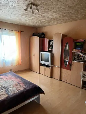 Vand casa cu etaj si teren - imagine 7