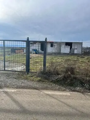 Casa la rosu 160 mp, teren 900 mp, zona Suceava (Moara)