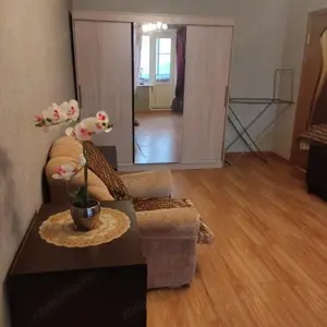 De inchiriat garsoniera in zona Complex Studentesc 