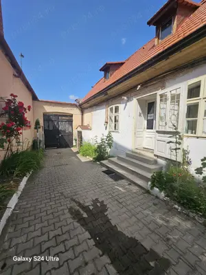 Corp de casa cu intrare separată!